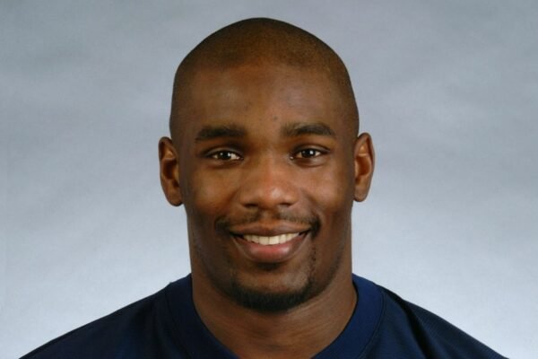 Eric Moulds Wife