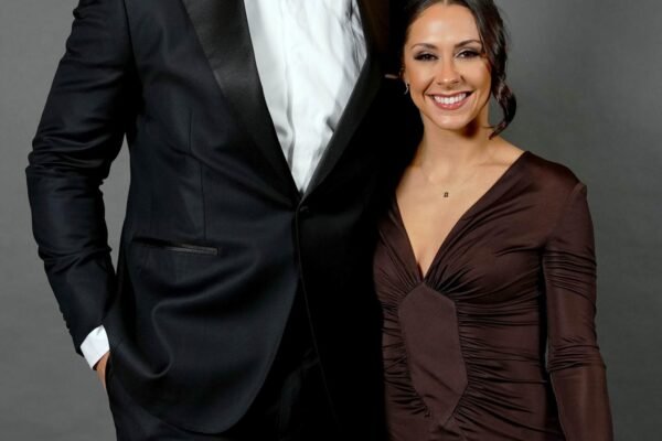 How Tall is Aaron Judge Wife: Surprising Height Revealed How Tall is Aaron Judge Wife