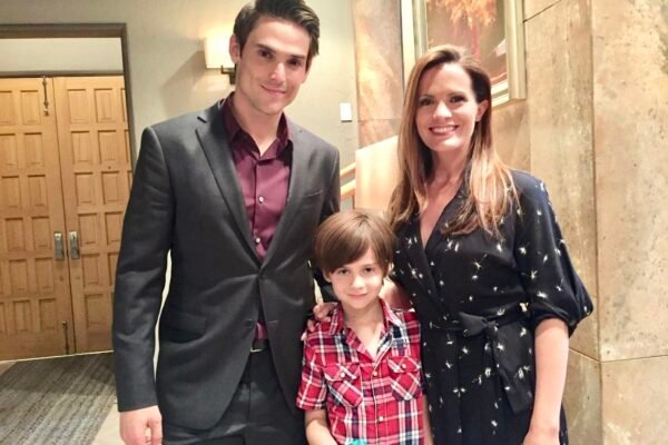 Picture of Mark Grossman Wife