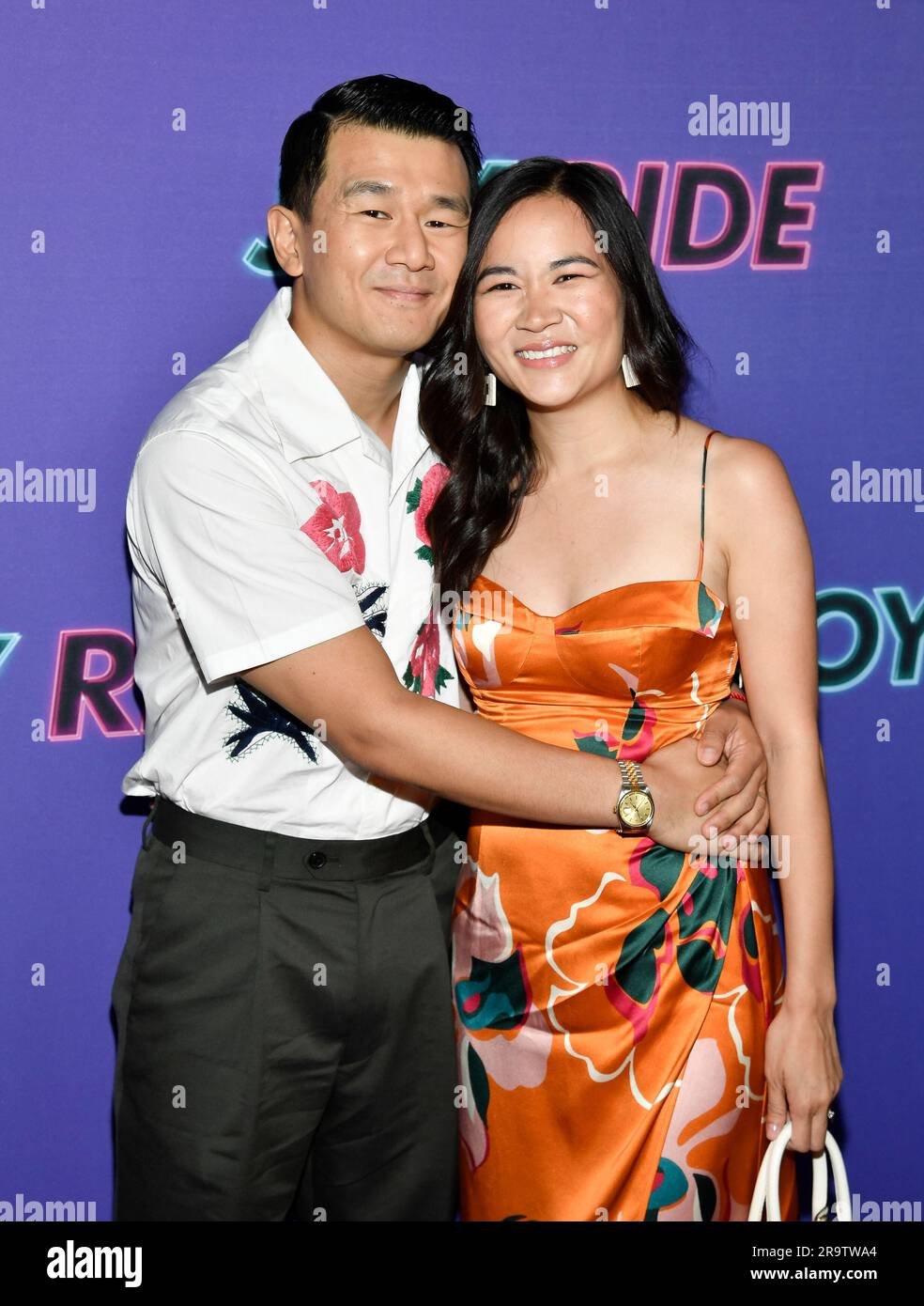 Who is Ronny Chieng'S Wife?